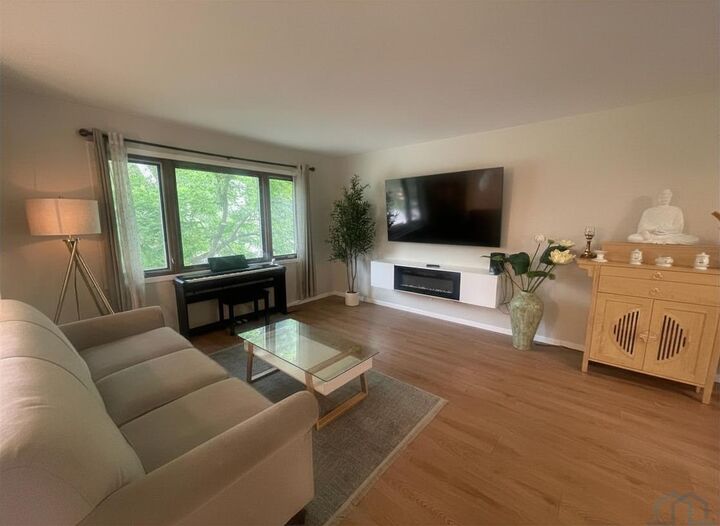 Property Photo:  3315 S Hennepin St  IA 51106 