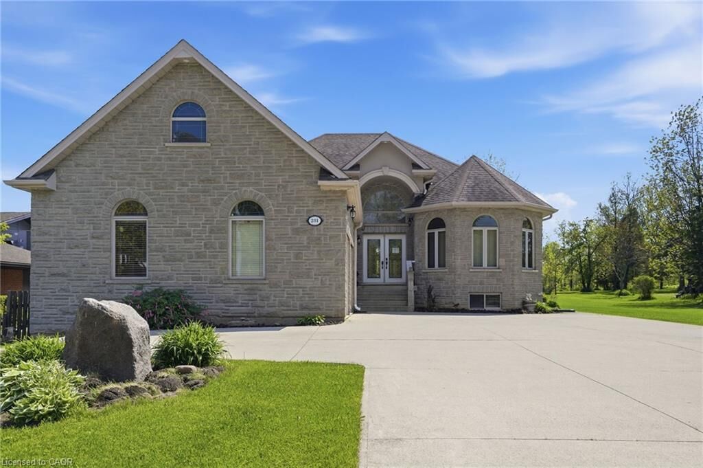 Property Photo:  281 Stone Church Road W Lower  ON L9B 1A2 