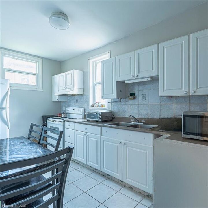 Property Photo:  11 Aikman Avenue Apt 1  ON L8M 1P6 