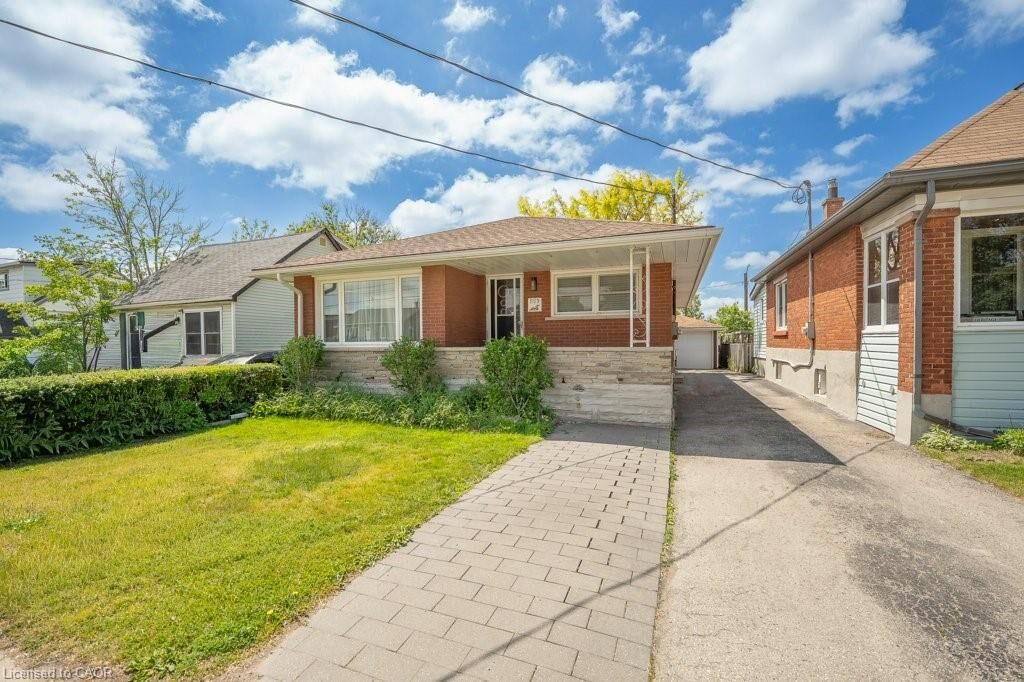 Property Photo: 995 Weber Street E ON N2A 1B4
