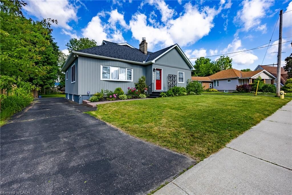Property Photo: 320 Queen Street ON N4B 2L1