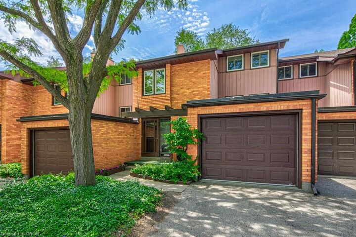 Property Photo:  206 Candlewood Crescent 13  ON N2L 5Y9 