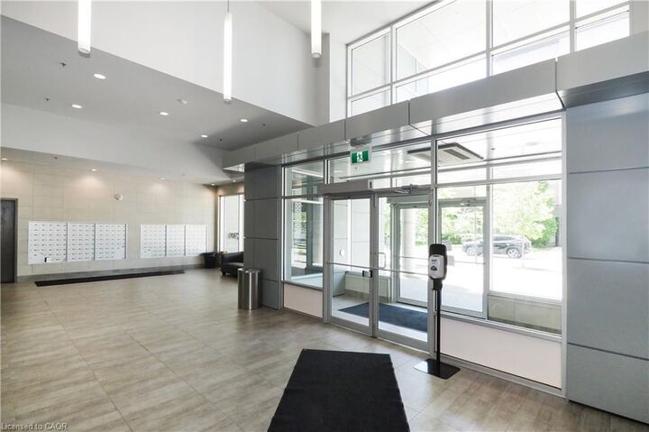 Property Photo:  318 Spruce Street 2203  ON N2L 0E9 