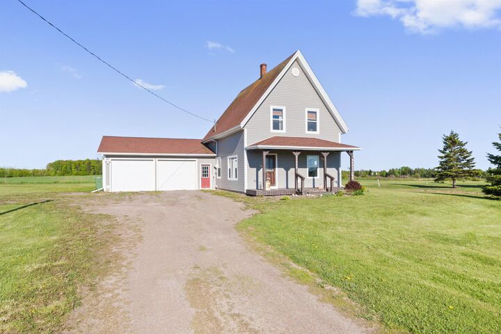 Property Photo:  31004 Western Road Route 2  PE C0B 1Y0 