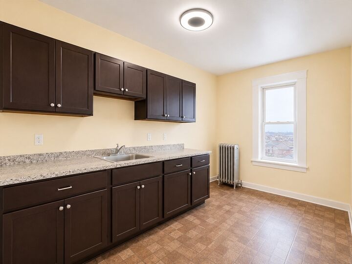 Property Photo: 145 Essex Street 3R MA 01040