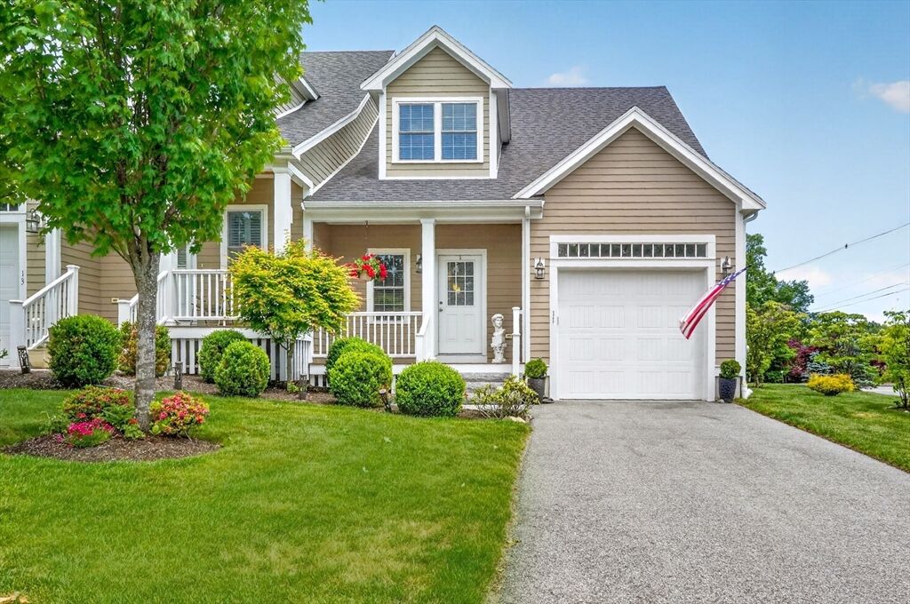 Property Photo:  11 Reynolds Farm Way 11  MA 02090 