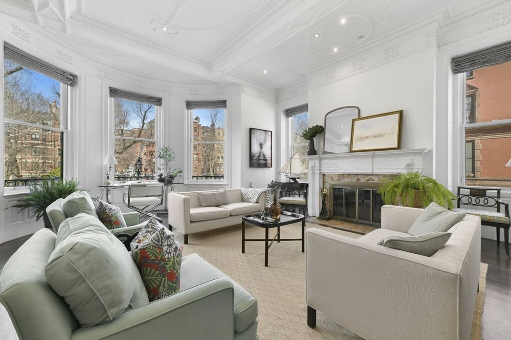 Property Photo:  29 Fairfield St 1A  MA 02116 