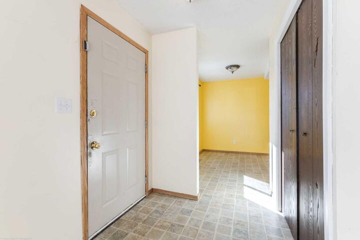 Property Photo:  17 3 Avenue SE 6  SK S0M 1R0 