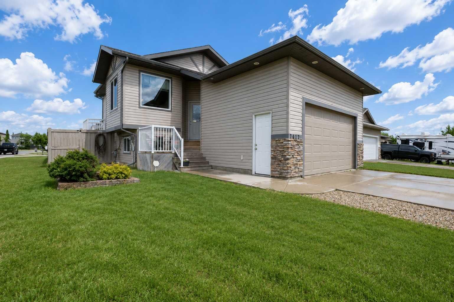 Property Photo: 7017 115B Street AB T8W 0J1
