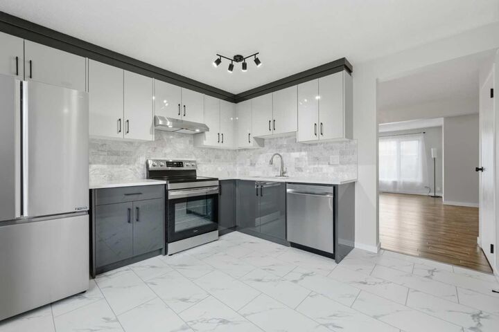 Photo de la propriété: 36 Falconer Terrace NE AB T3J 1W4