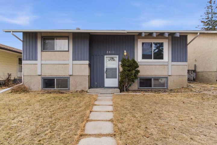Property Photo: 3811 14 Avenue NE AB T2A 4A5