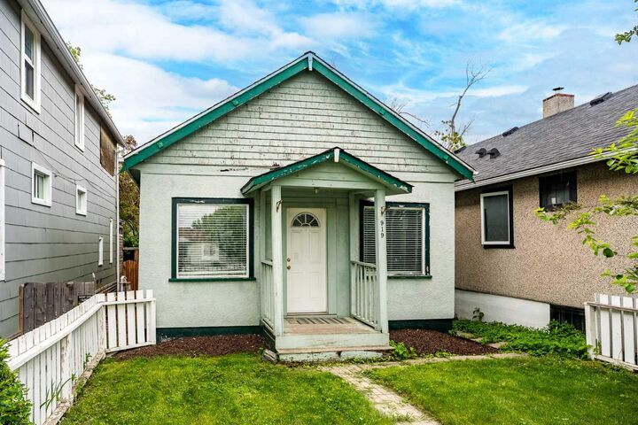 Property Photo:  919 20 Avenue NW  AB T2M 1E6 
