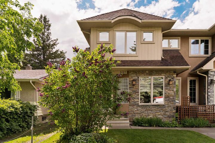Property Photo:  3127 40 Street SW  AB T3E 3J9 