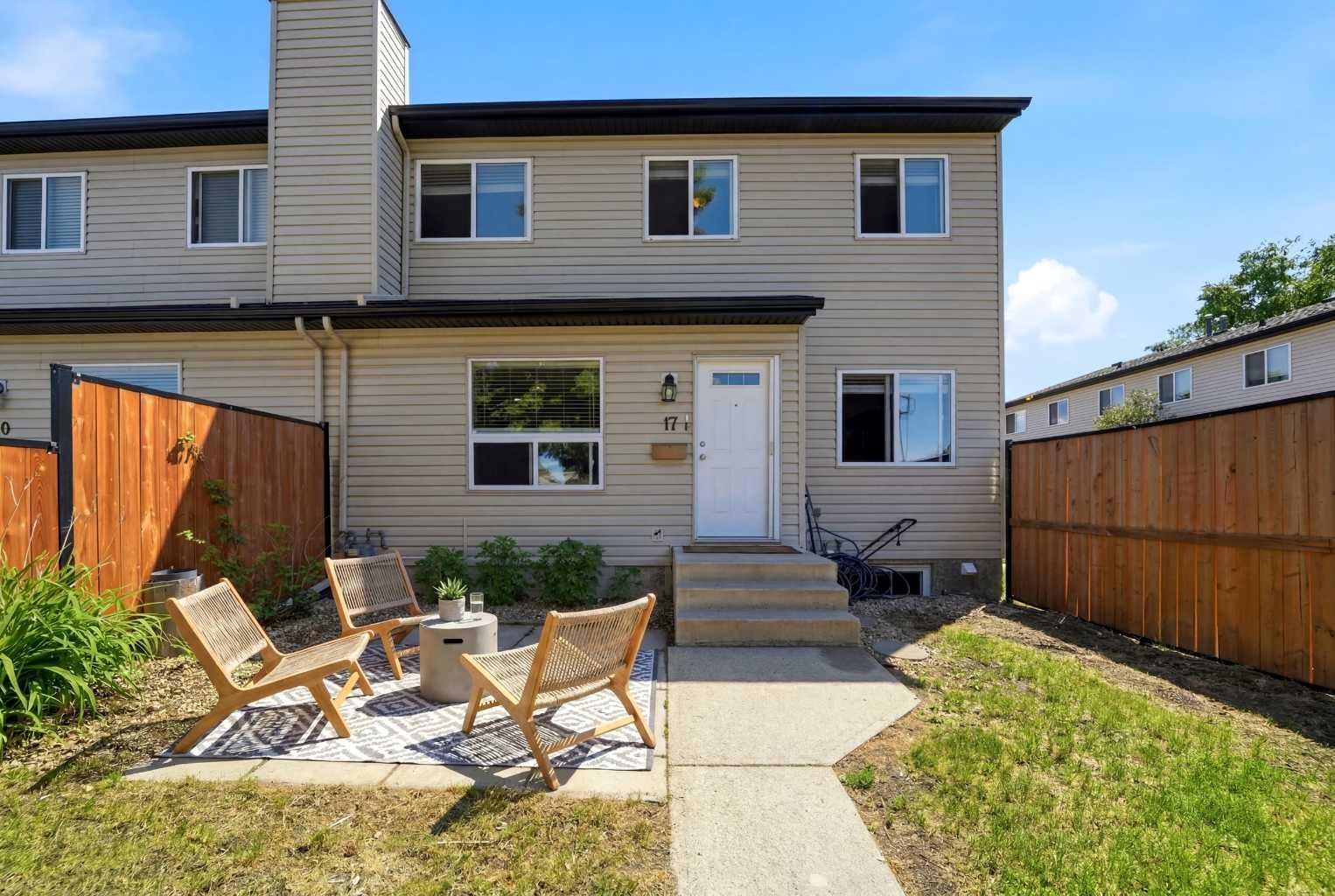 Property Photo: 20 Alford Avenue 17 AB T4R 1G8