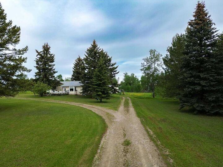 Property Photo: 64016 Twp Rd 40-1A Township AB T4T 2A1
