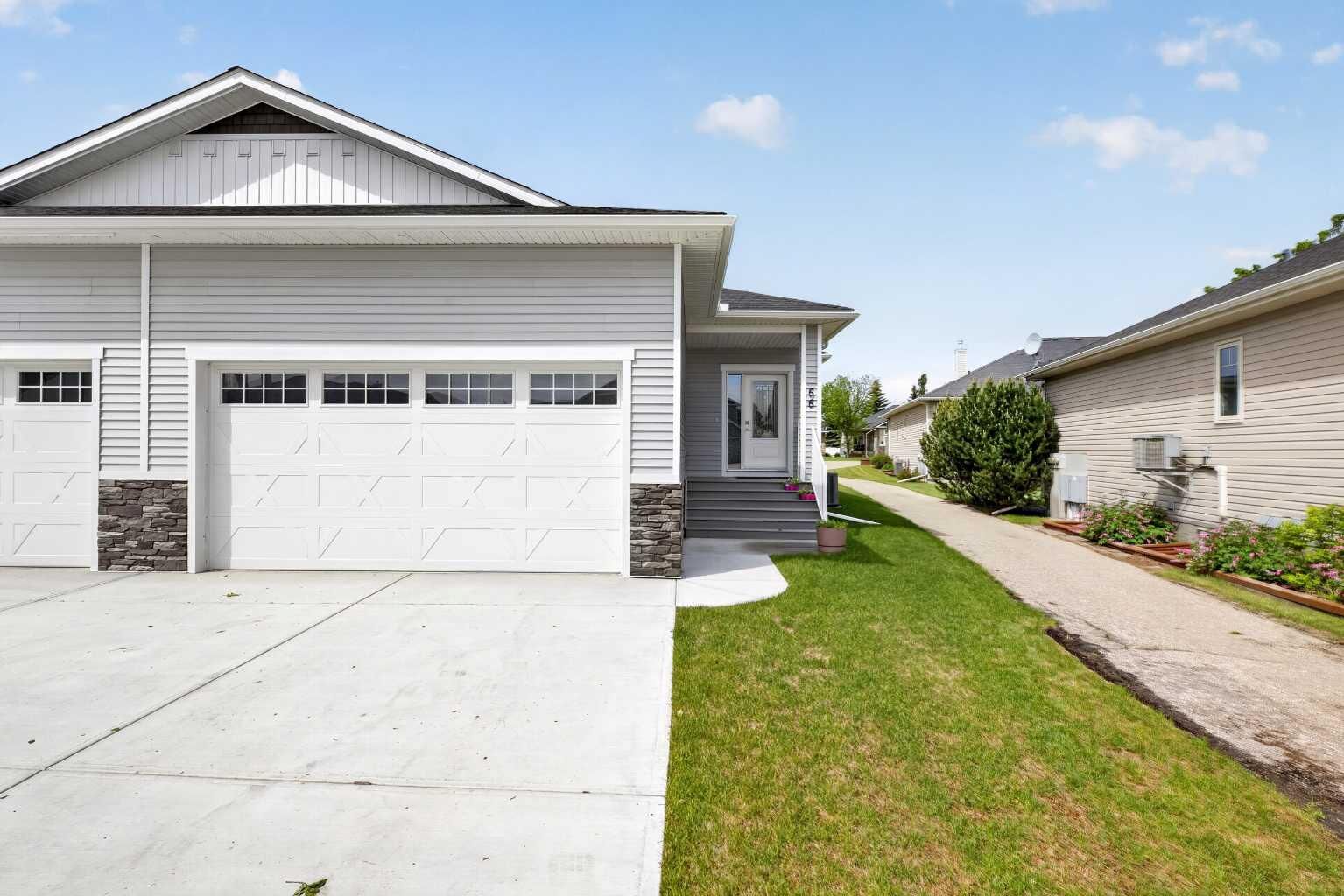Property Photo: 66 Stenlea Gate AB T0M 0N0