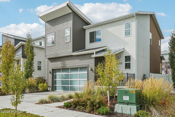 Property Photo:  6705 Serviceberry Drive  UT 84098 