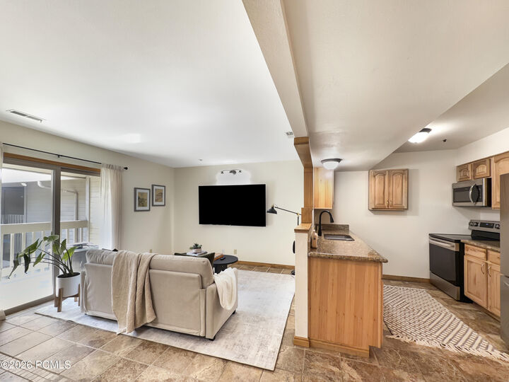 Property Photo:  1690 Upper Ironhorse Road Unit 7  UT 84060 