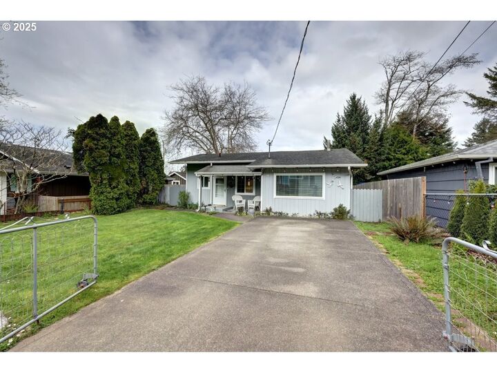 Property Photo:  264 Elliott Way  OR 97110 
