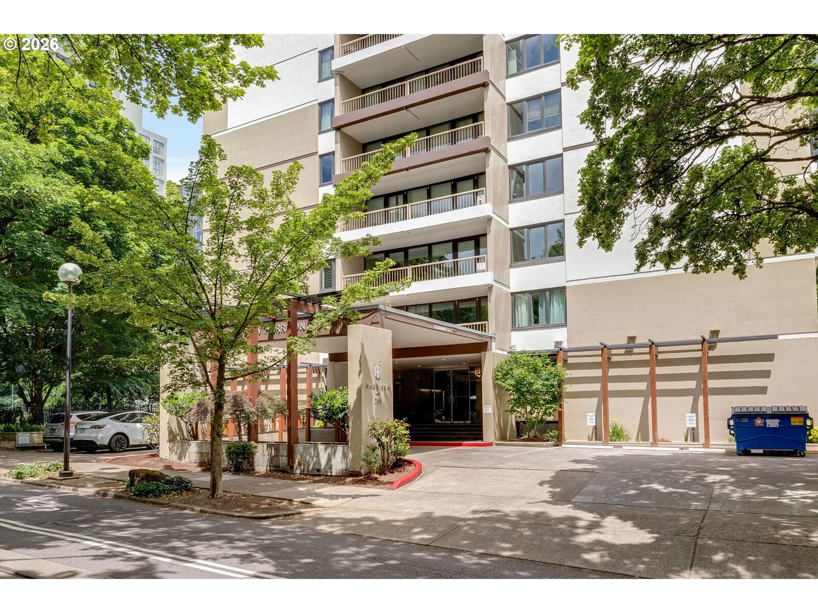 Property Photo: 255 SW Harrison St 8 E OR 97201