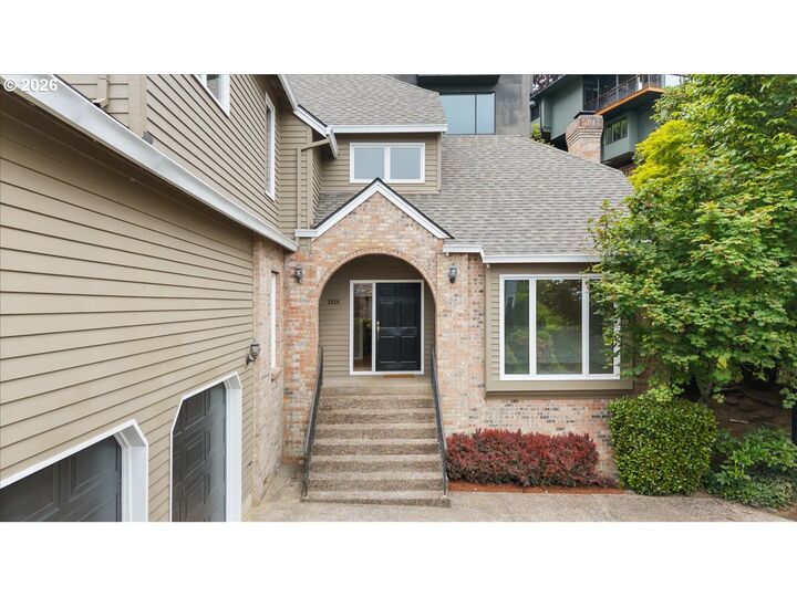 Property Photo: 2920 NW Shenandoah Ter OR 97210