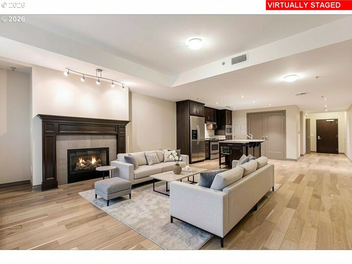 Property Photo: 2454 NW Westover Rd 102 OR 97210