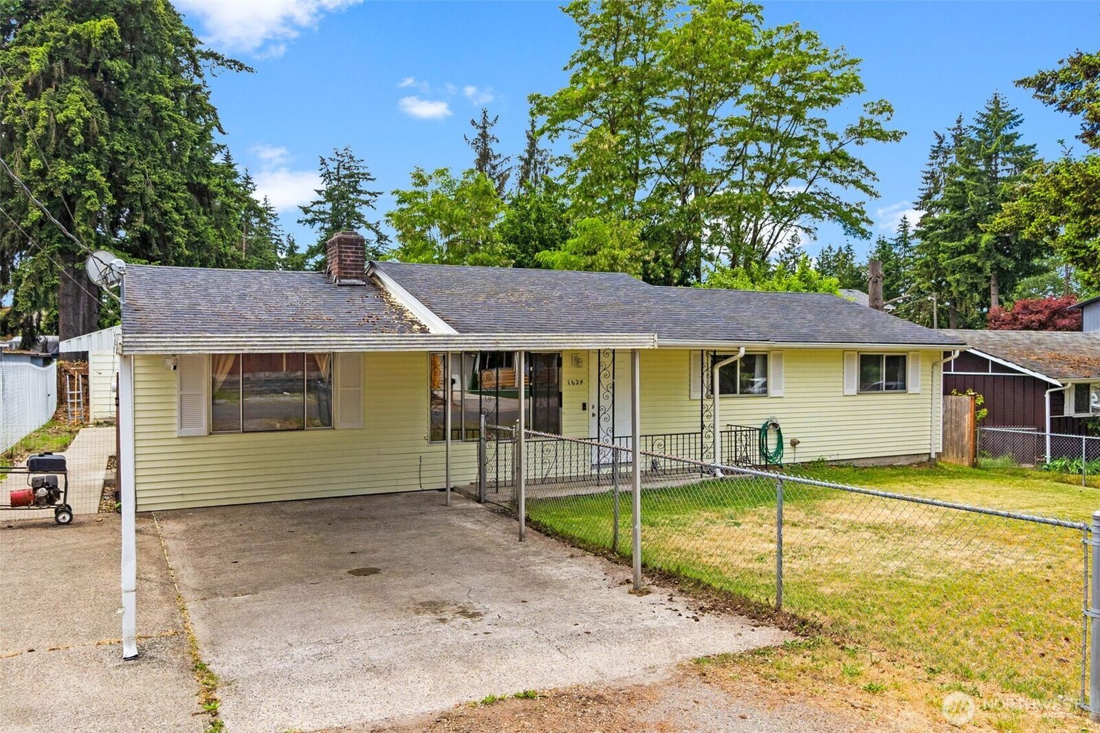 Property Photo:  1624  Hume Street S  WA 98444 