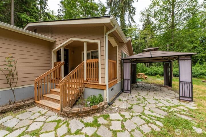 Property Photo: 2579 Green Acres Lane WA 98277