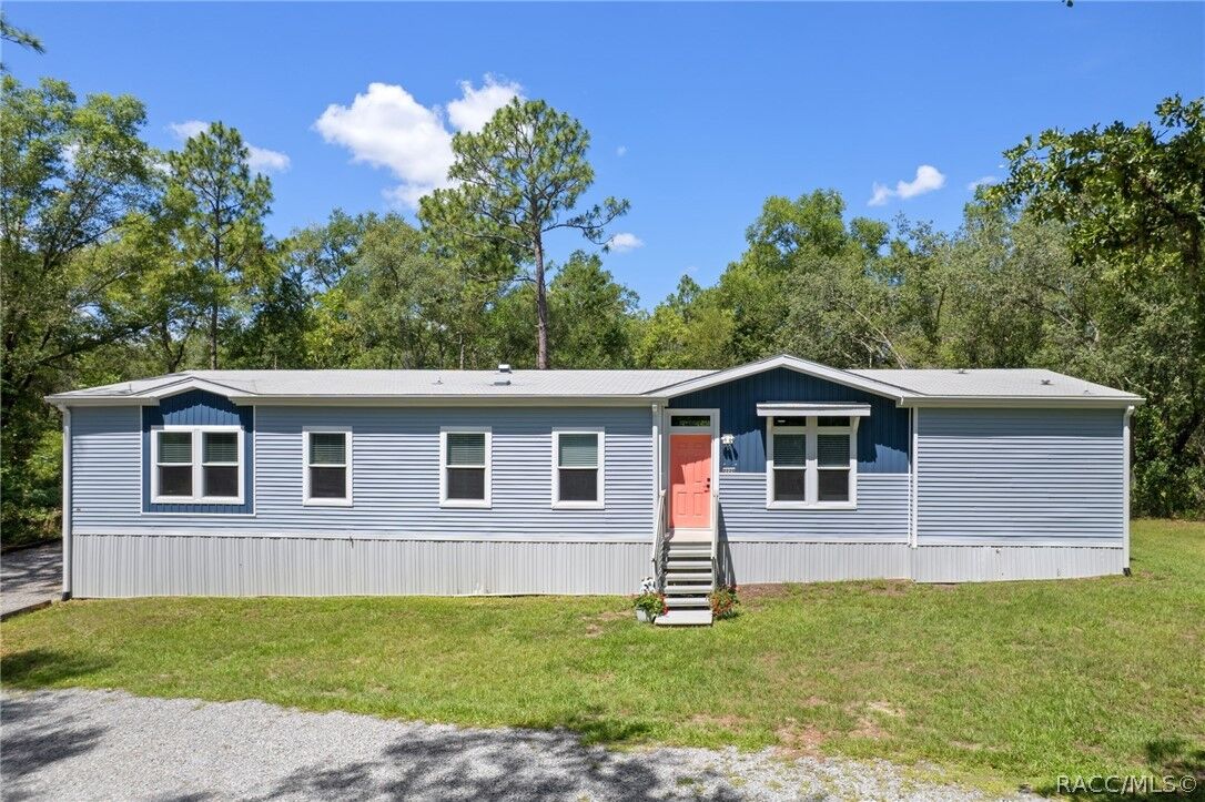 Property Photo:  2220 N Donovan Avenue  FL 34428 