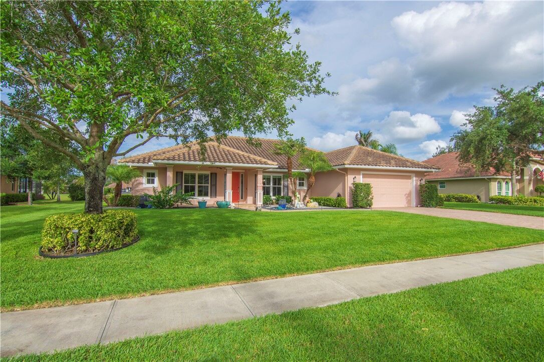 Property Photo:  470 Pittman Avenue  FL 32968 
