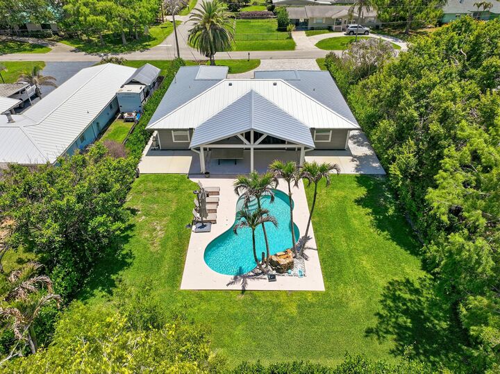 Property Photo: 1409 SW Ibis Street FL 34990