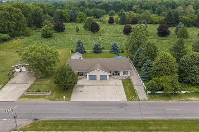 Property Photo: 22710 Diamond Cove Street MI 49031