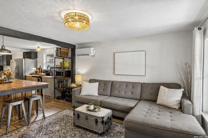 Property Photo:  628 S San Dario Ave  TX 78237 