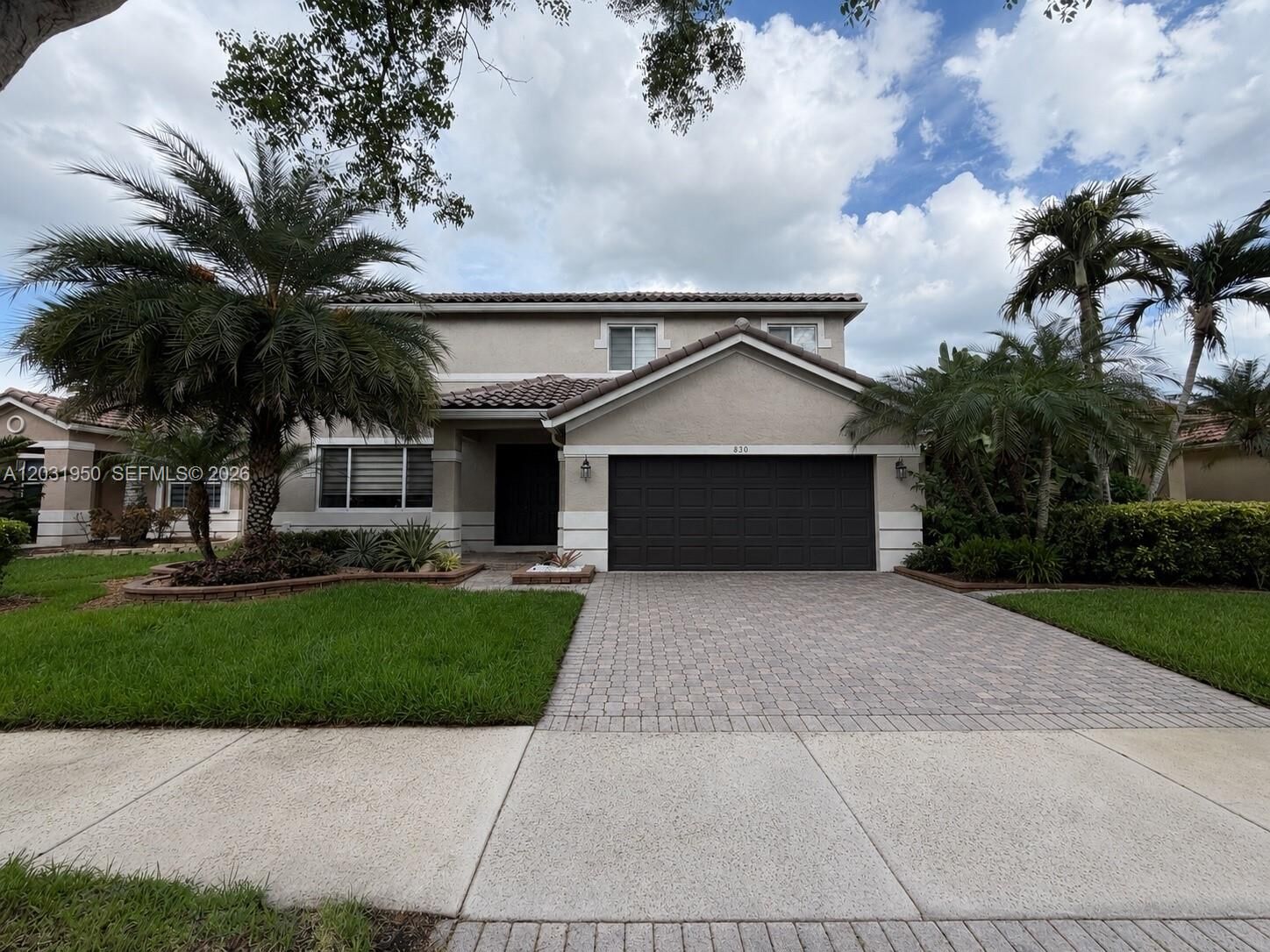 Property Photo:  830 Hawthorn Ter  FL 33327 