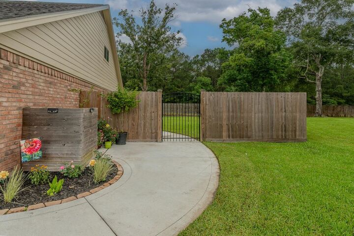 Property Photo:  13090 Aspen Lane  TX 77713 