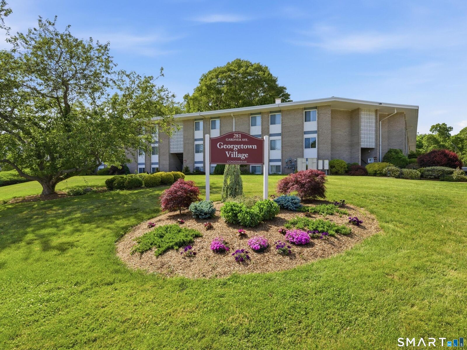 Property Photo:  281 Gardner Avenue H4  CT 06320 