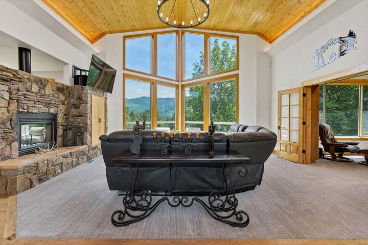 Property Photo:  23418 E Broken Lance Ln  WA 99019 
