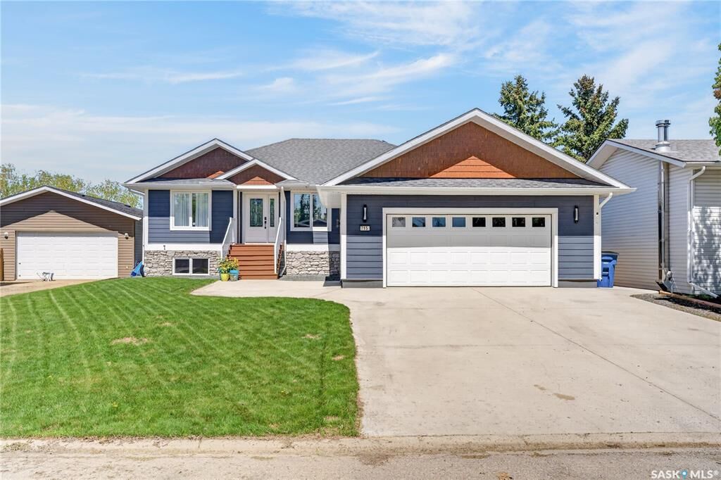 Property Photo:  715 Golburn Crescent  SK S0E 1T0 