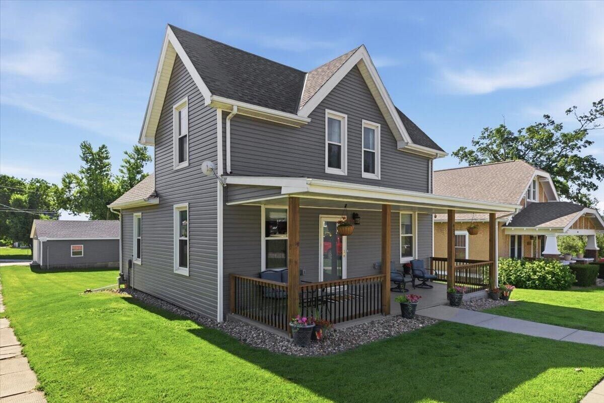 Property Photo: 412 Broadway Street IA 51553