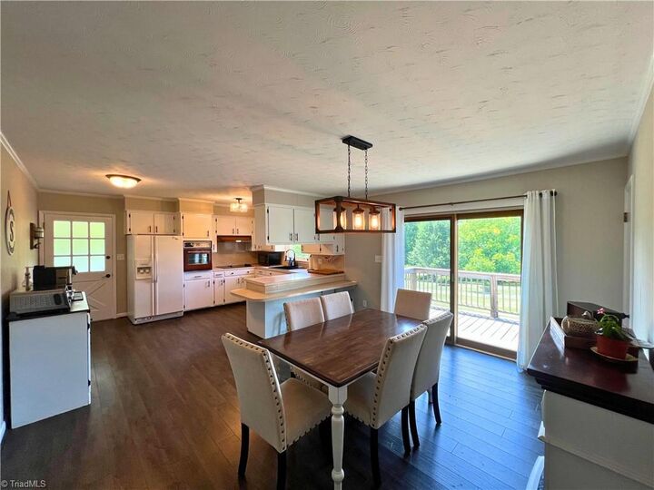 Property Photo:  1458 Cartpath Road  NC 28659 