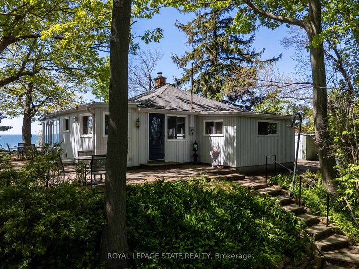 689 Sandy Bay Road — photo 1