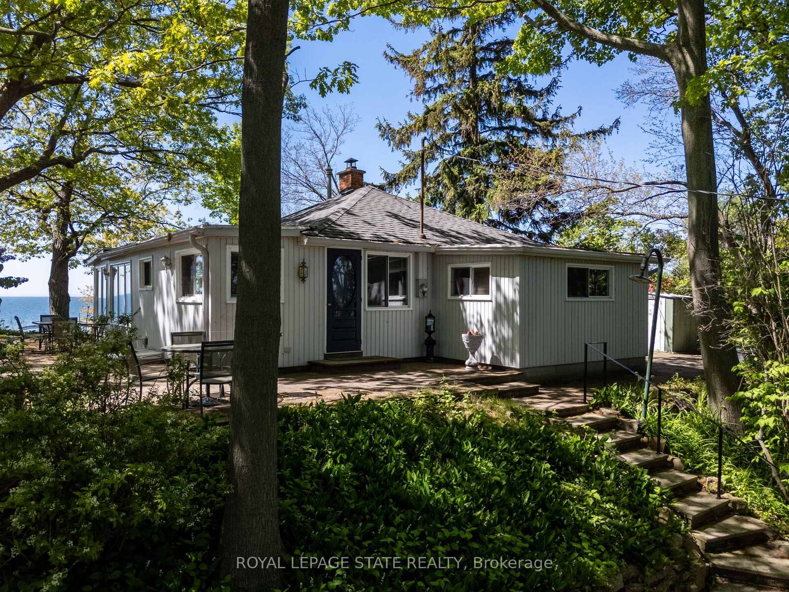 Property Photo: 689 Sandy Bay Road ON N1A 2W6