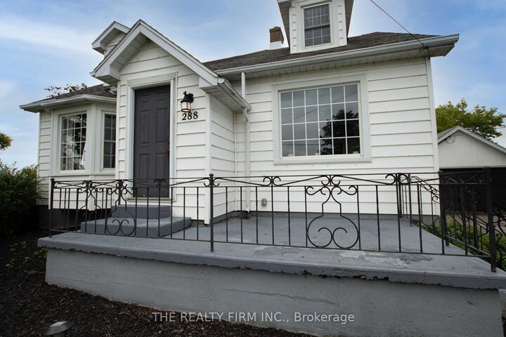 Property Photo: 18378 Erie Shore Drive ON N0P 1A0