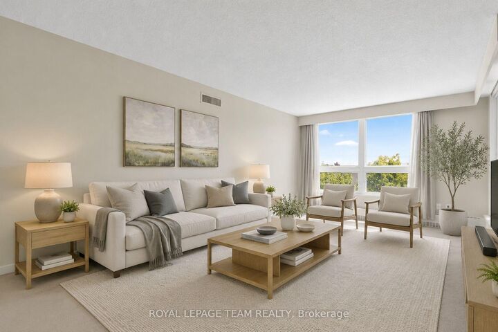 Property Photo: 373 Laurier Avenue E 505 ON K1N 8X6