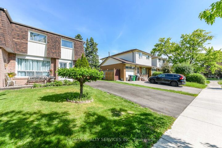 Property Photo: 2569 Lundene Road ON L5J 3Y9