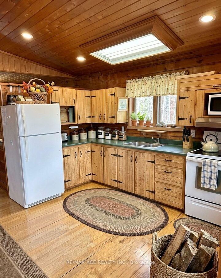 Property Photo: 253 Faradale Drive ON K0L 1C0