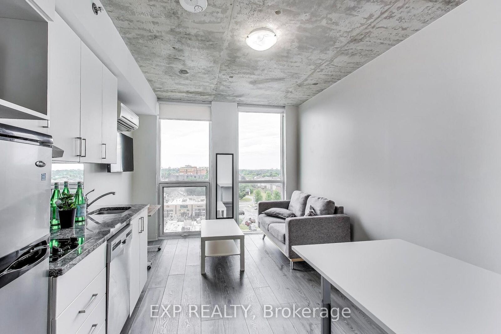 Property Photo: 1900 Simcoe Street N 739 ON L1G 0C1