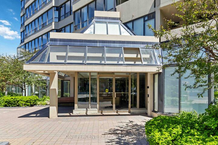 Property Photo: 400 Webb Drive 1002 ON L5B 3Z7