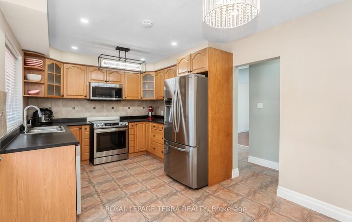 2475 Brookhurst Road — photo 1
