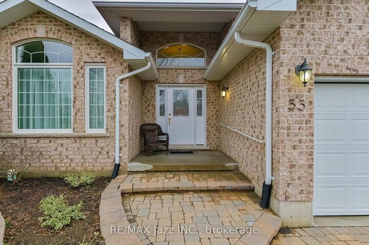 Property Photo: 33 Ashwood Crescent ON K7R 3L1